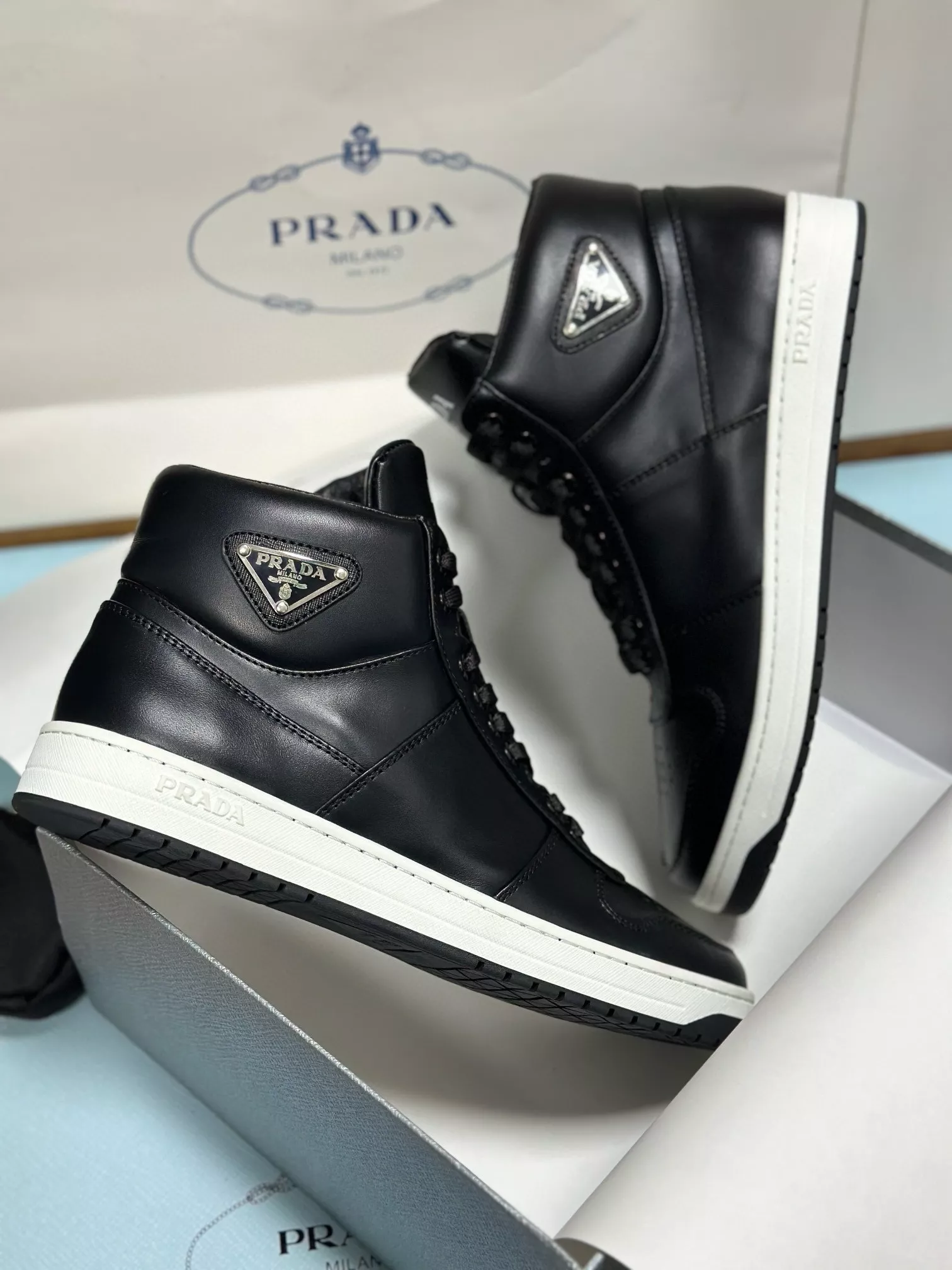 prada high top chaussures pour homme s_12b55332